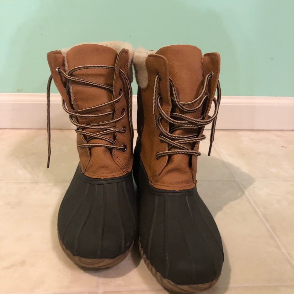 Duck boots size 9 women’s